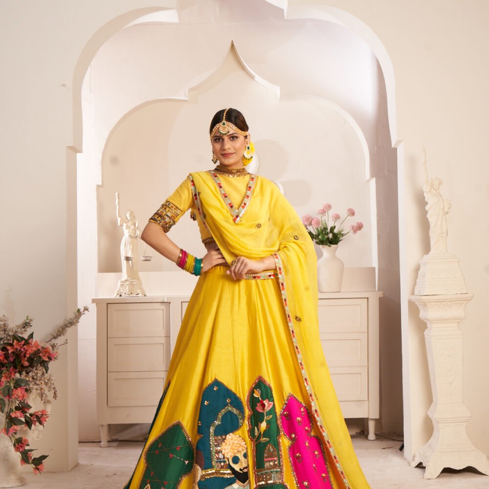 WOMENS WEAR