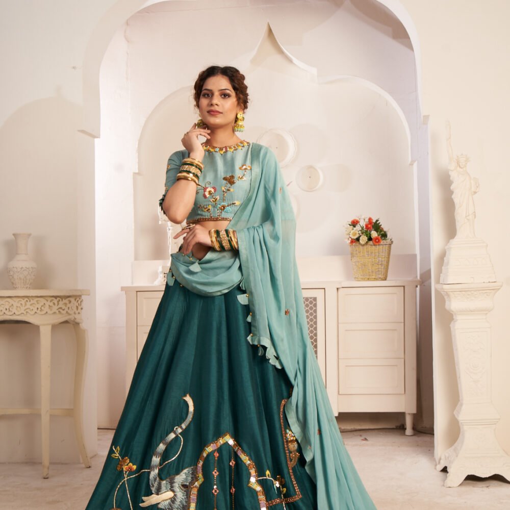 WOMENS WEAR