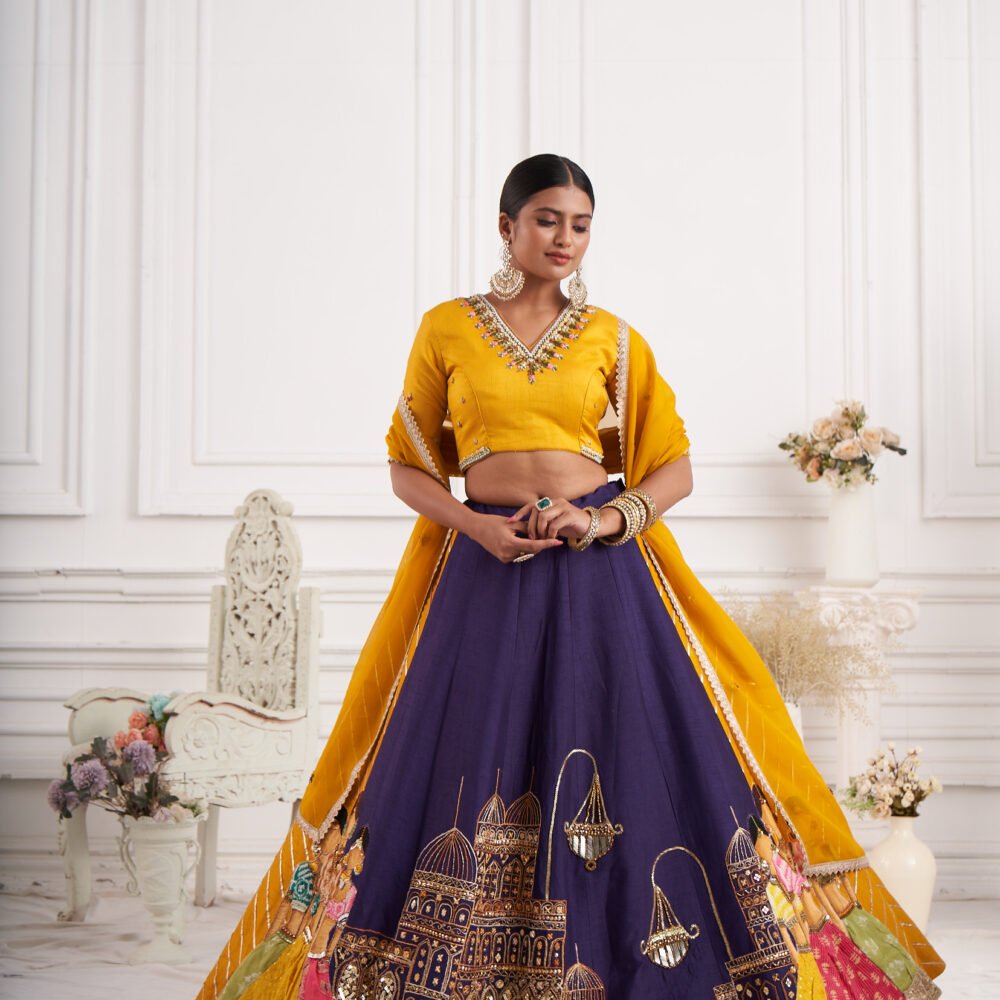 WOMENS WEAR